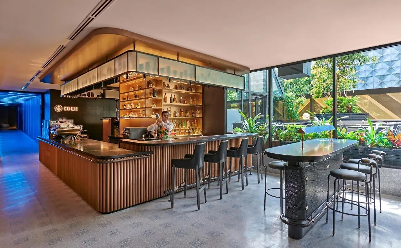 Pullman Singapore Orchard 5*,